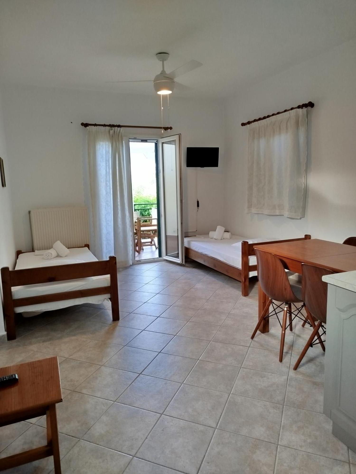 Riverside Αpartments Vasilikí Eksteriør bilde